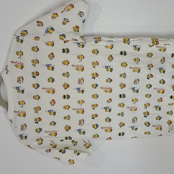 UT Despicable Me tshirt mens small minions - Picture 8 of 9